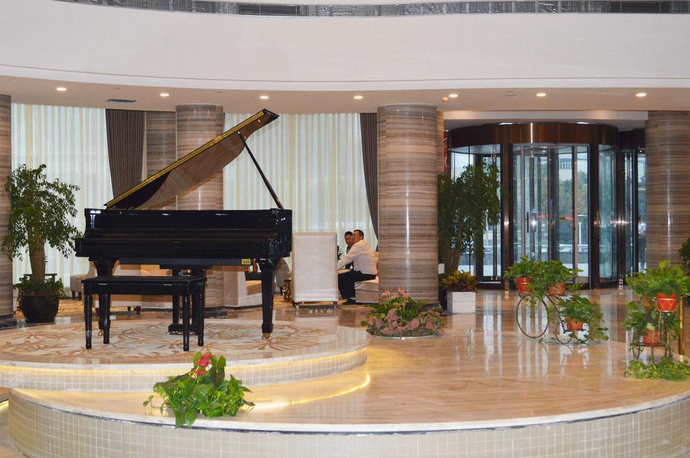 Noble Center Hotel Şanghay Dış mekan fotoğraf