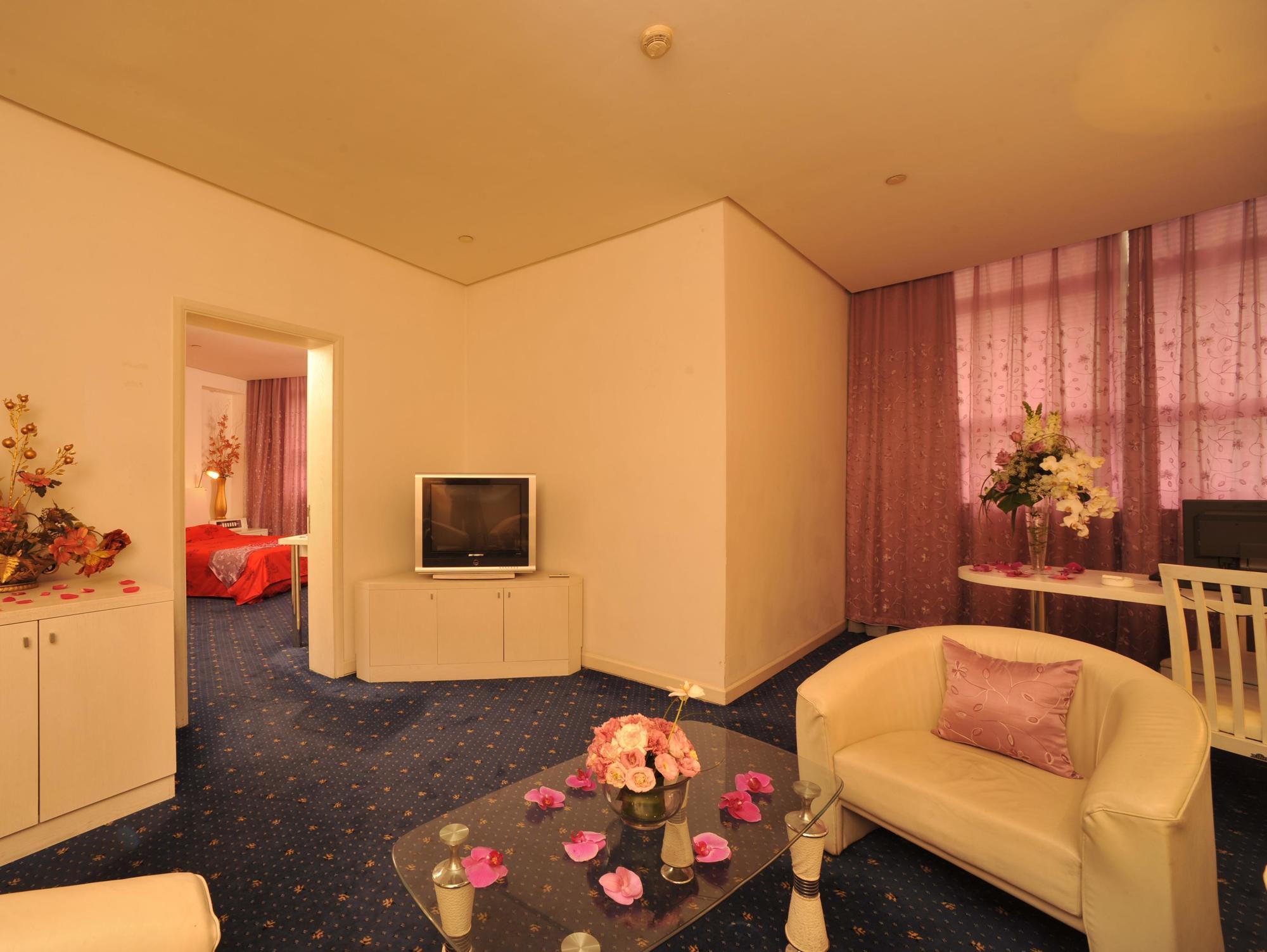 Noble Center Hotel Şanghay Dış mekan fotoğraf