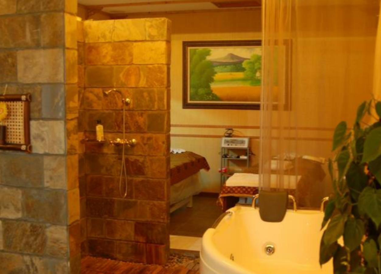 Noble Center Hotel Şanghay Dış mekan fotoğraf