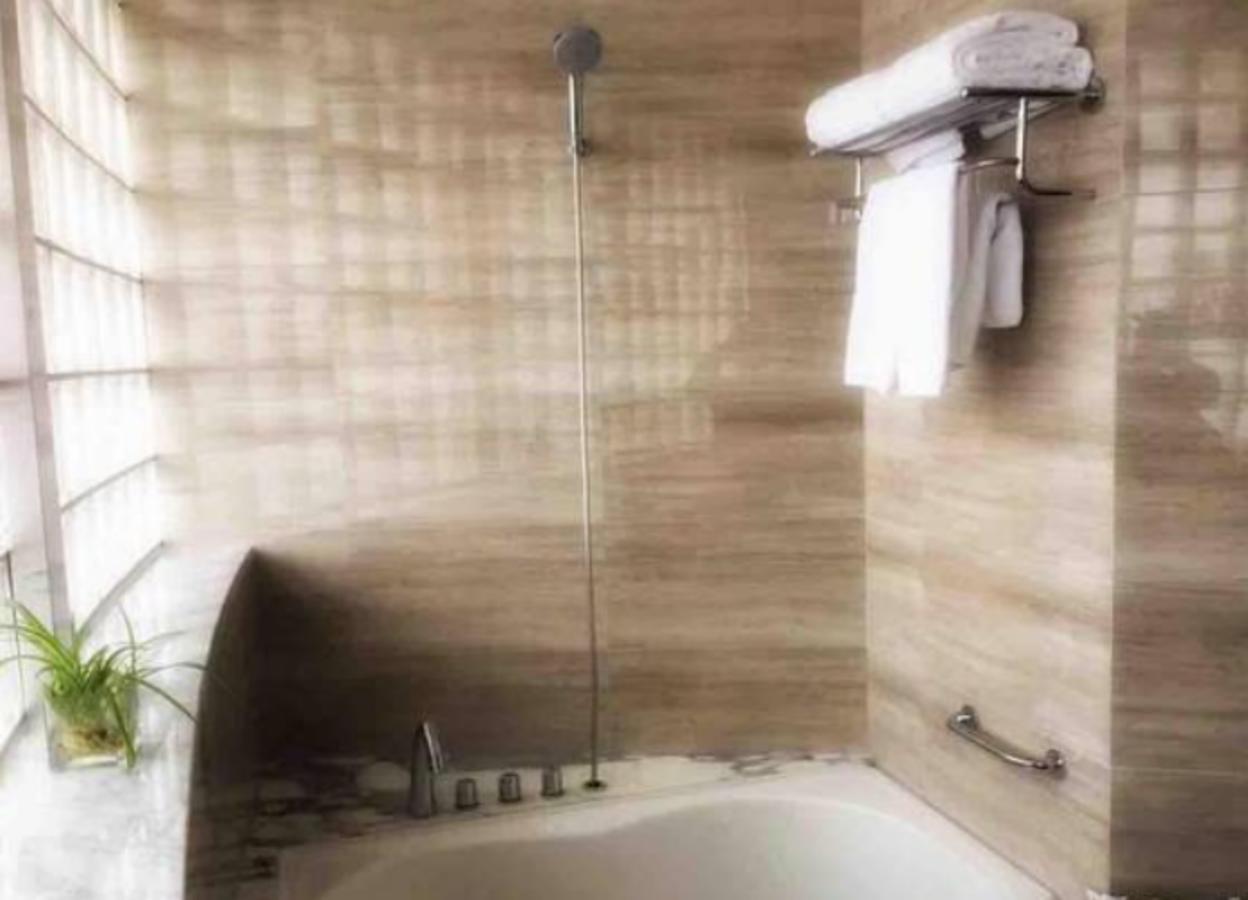 Noble Center Hotel Şanghay Dış mekan fotoğraf