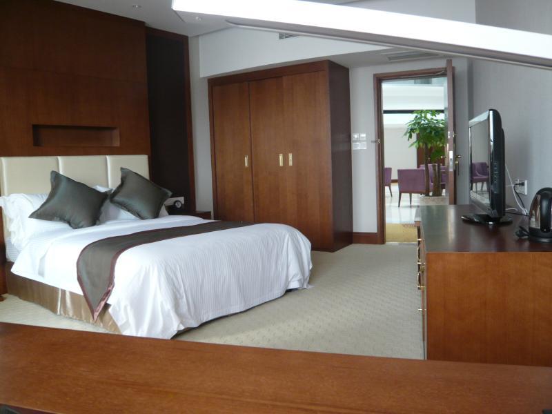 Noble Center Hotel Şanghay Dış mekan fotoğraf