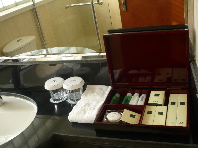 Noble Center Hotel Şanghay Dış mekan fotoğraf