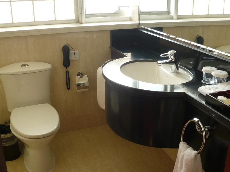 Noble Center Hotel Şanghay Dış mekan fotoğraf